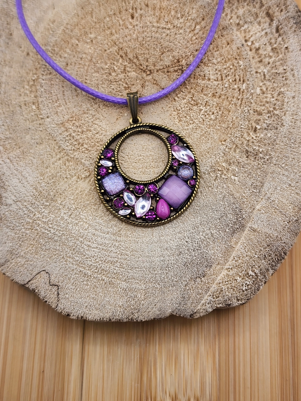 18in Adjustavle Vintage-Inspired Purple Crystal Circle Pendant Necklace